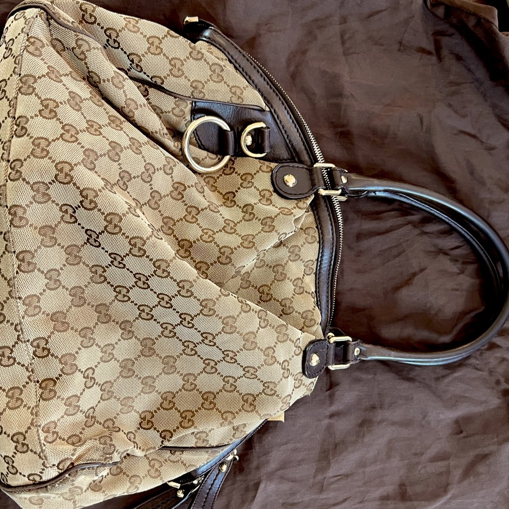 Gucci brown canvas GG tote bag with leather shoulder strap